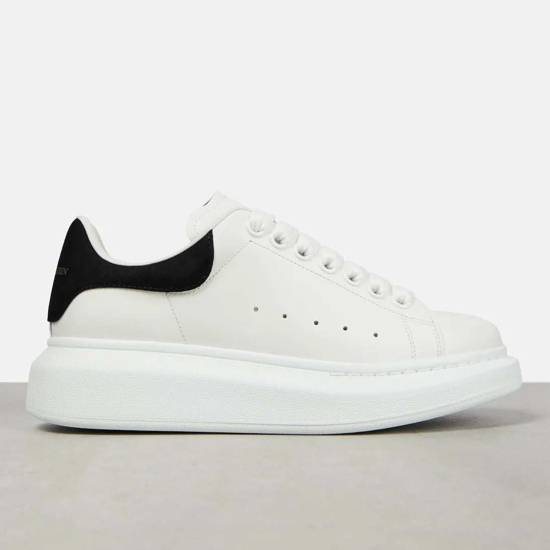 Women's Oversized White Shoes Alexander Leather Platform Sneakers Top Quality Unisex Casual Skateboard Shoes