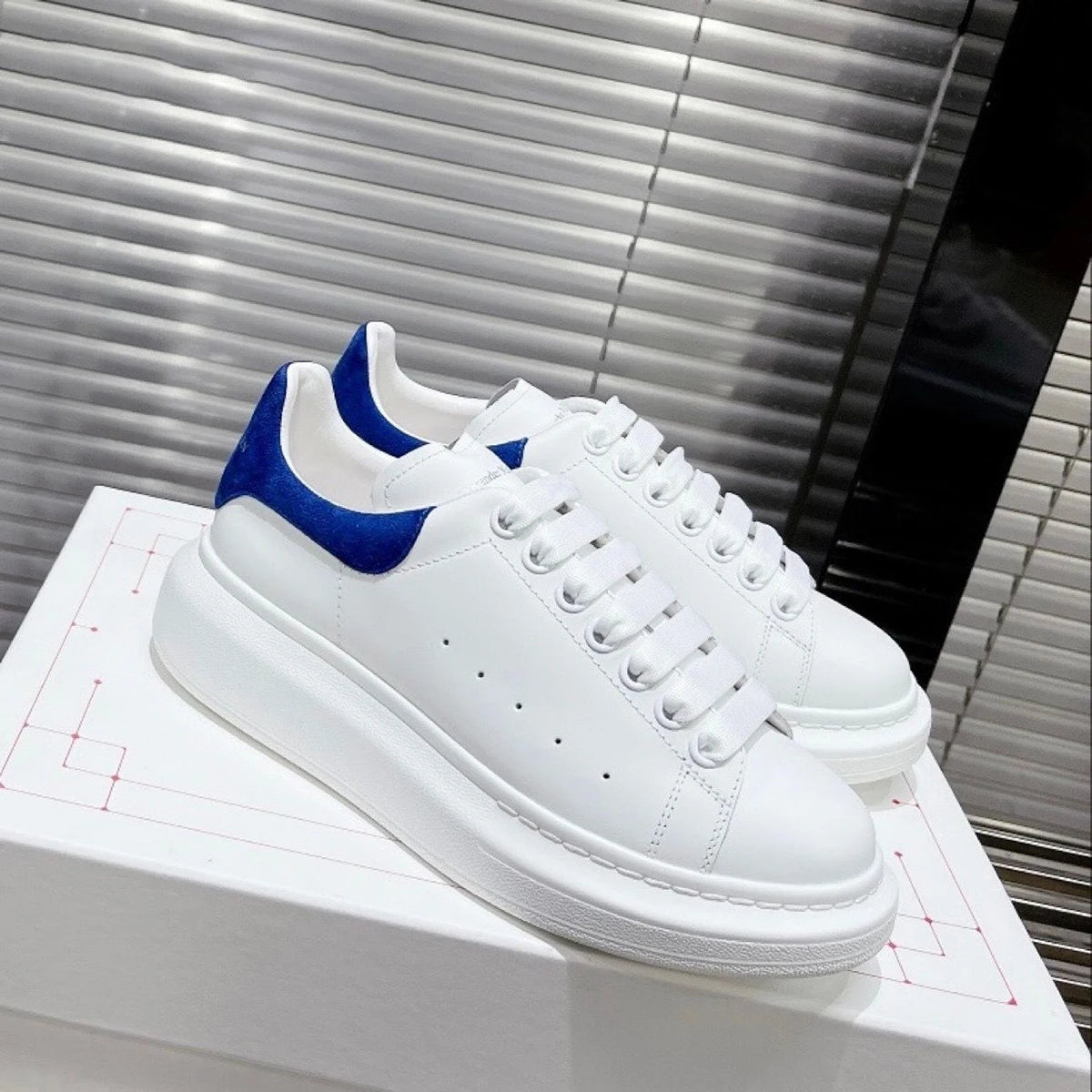 Women's Oversized White Shoes Alexander Leather Platform Sneakers Top Quality Unisex Casual Skateboard Shoes
