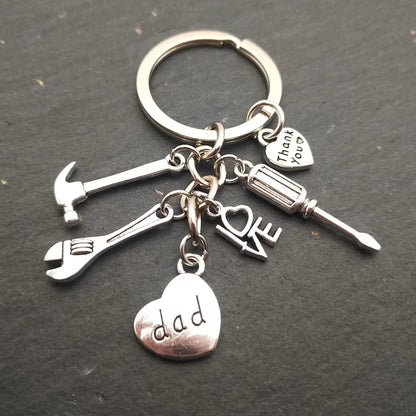 European and American Jewelry Father's Day Gift Mother's Day Gift "I LOVE MOM I LOVE DAD" Metal Keychain Key Ring Jewelry