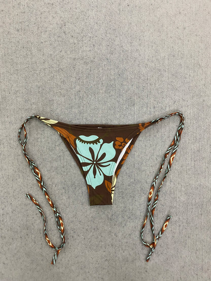 Floral retro pattern beach casual style spice bikini 2026 spring and summer new personality fashion girl sexy two-piece suit