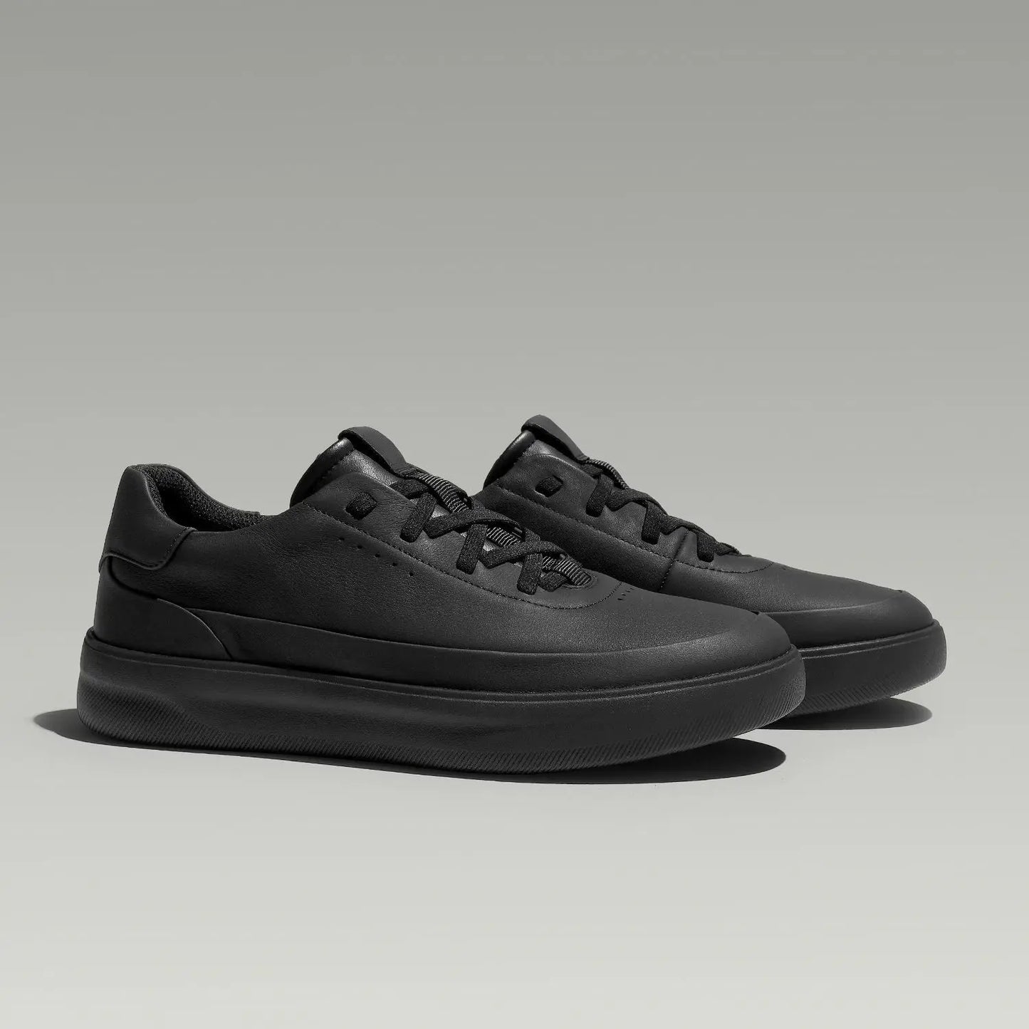 Skateboarding Sports Shoes Classic White Sneakers for Men Comfort Leather Sneakers Fashion Running Outdoor Casual Walking Shoe