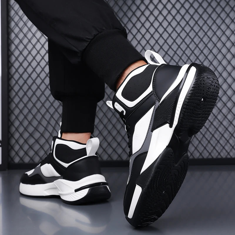 Modern Classic: Men's Lightweight Walking Sneakers with Enhanced Flexibility