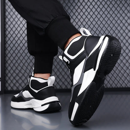 Modern Classic: Men's Lightweight Walking Sneakers with Enhanced Flexibility