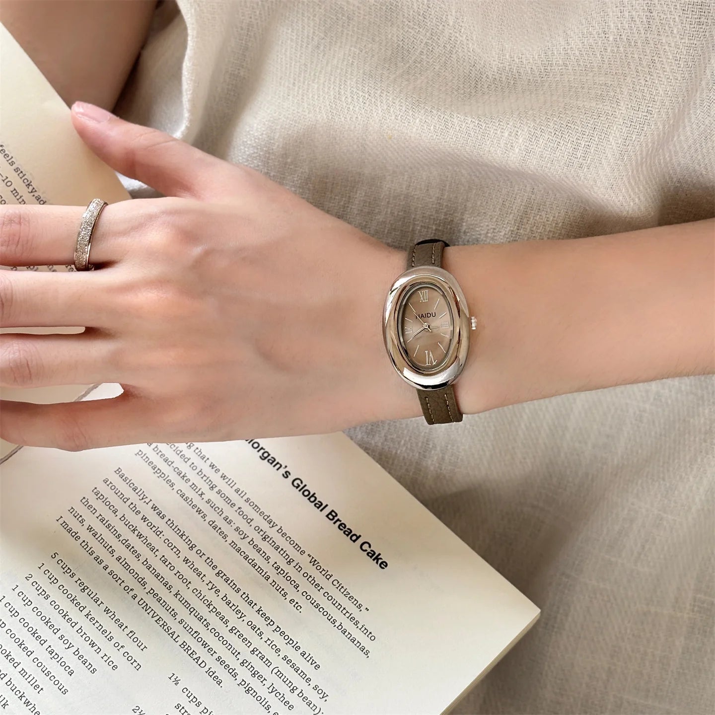 Vintage Oval Dial Women Watch Casual Leather Band Analog Quartz Watches Female Wristwatch Dropshipping Clock Reloj De Mujer