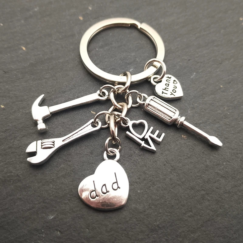 European and American Jewelry Father's Day Gift Mother's Day Gift "I LOVE MOM I LOVE DAD" Metal Keychain Key Ring Jewelry
