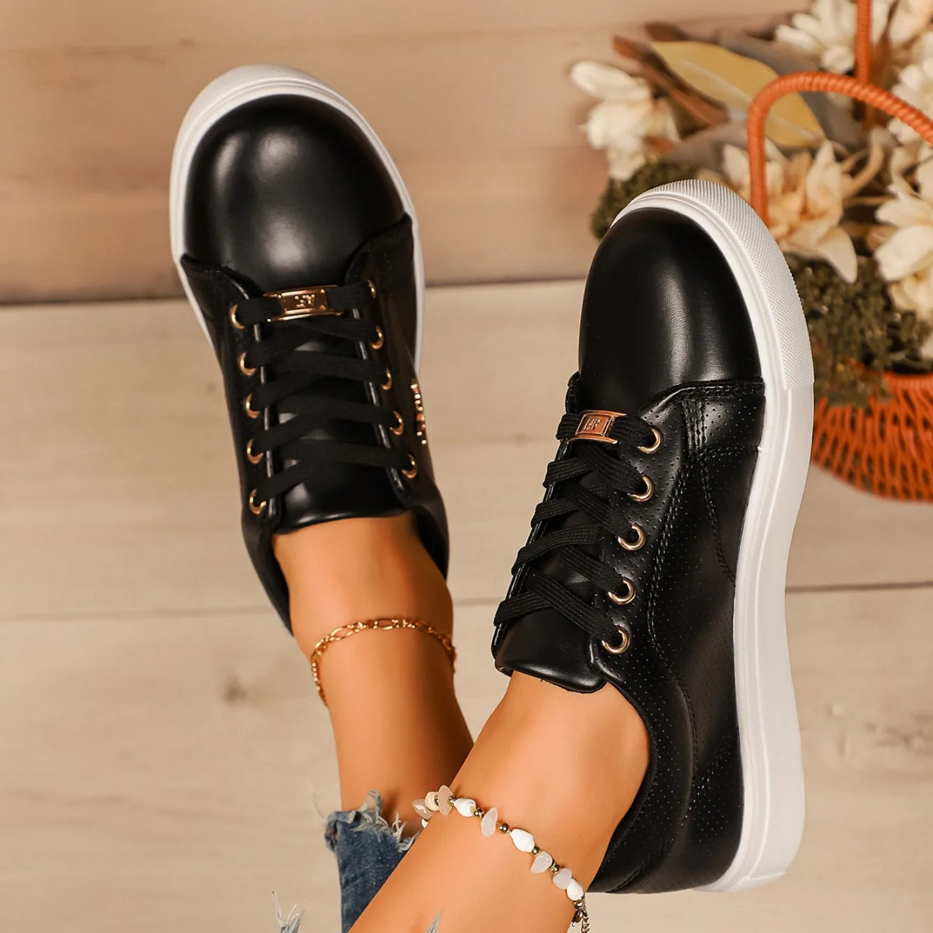 Women Sneakers Trend Soft Sole Walking Sneakers Spring Autumn Fashion Breathable Shoes Woman Comfortable Casual Sneakers Women