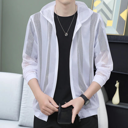 Sunscreen clothes for young people with hats and breathable jackets are a must-have for men in summer