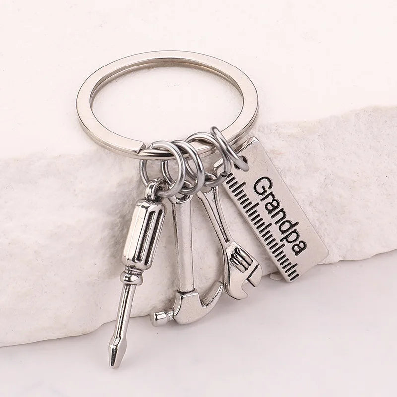 Chic Design Keychains for Dad Father's Day Gift Mini Zinc Alloy Hammer Screwdriver Wrench Tools Set Pendant for Keys Holder Ring