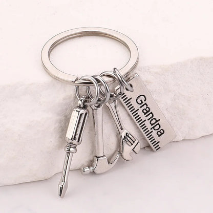 Chic Design Keychains for Dad Father's Day Gift Mini Zinc Alloy Hammer Screwdriver Wrench Tools Set Pendant for Keys Holder Ring