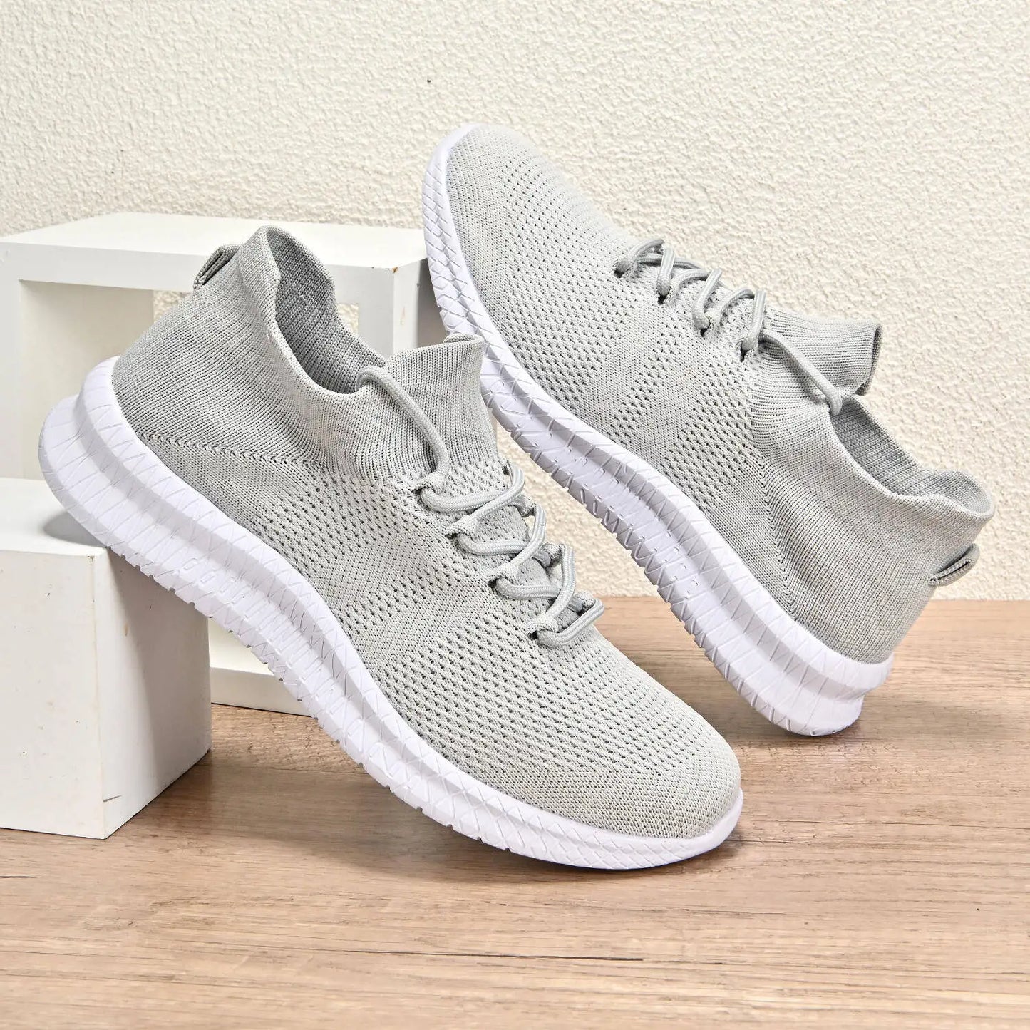 Sneakers Men Shoes Male Shoes slip-on High Quality Men Fashion Mens Non-slip Shoes Breathable Soft Soled Shoe Non-slip 39-48