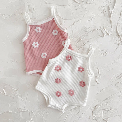 Ins Newborn Baby Girl Clothes Summer Suspenders Romper Triangle Jumpsuit Flower Embroidery Toddler Strap Bodysuit 0-18 Months