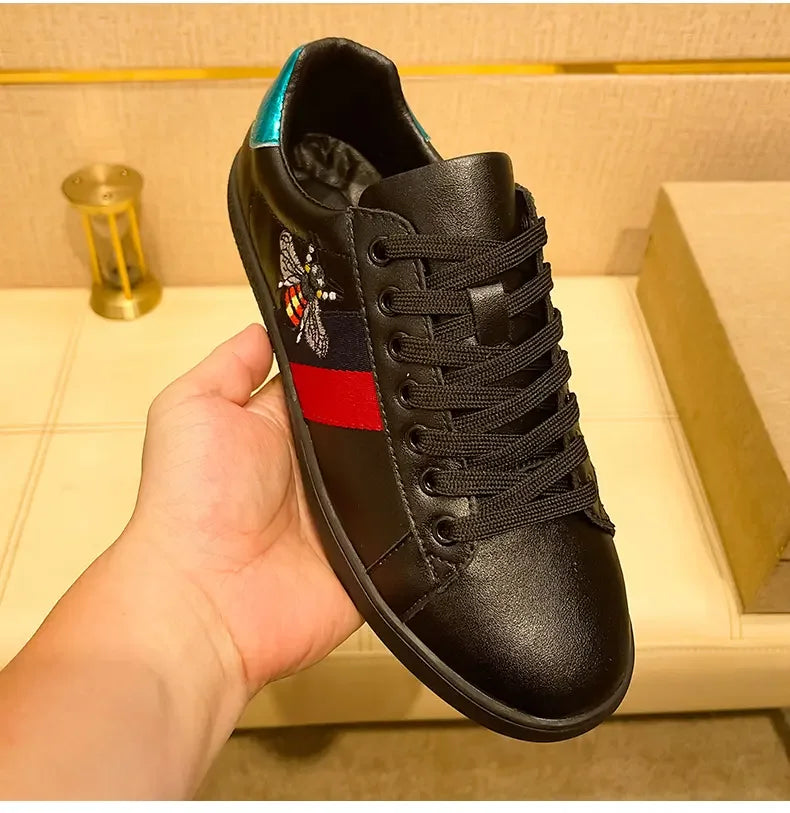 2026 Sneakers Men Bee Shoes High Quality Embroidery Men's Skateboard Shoes Comfortable Low Cut