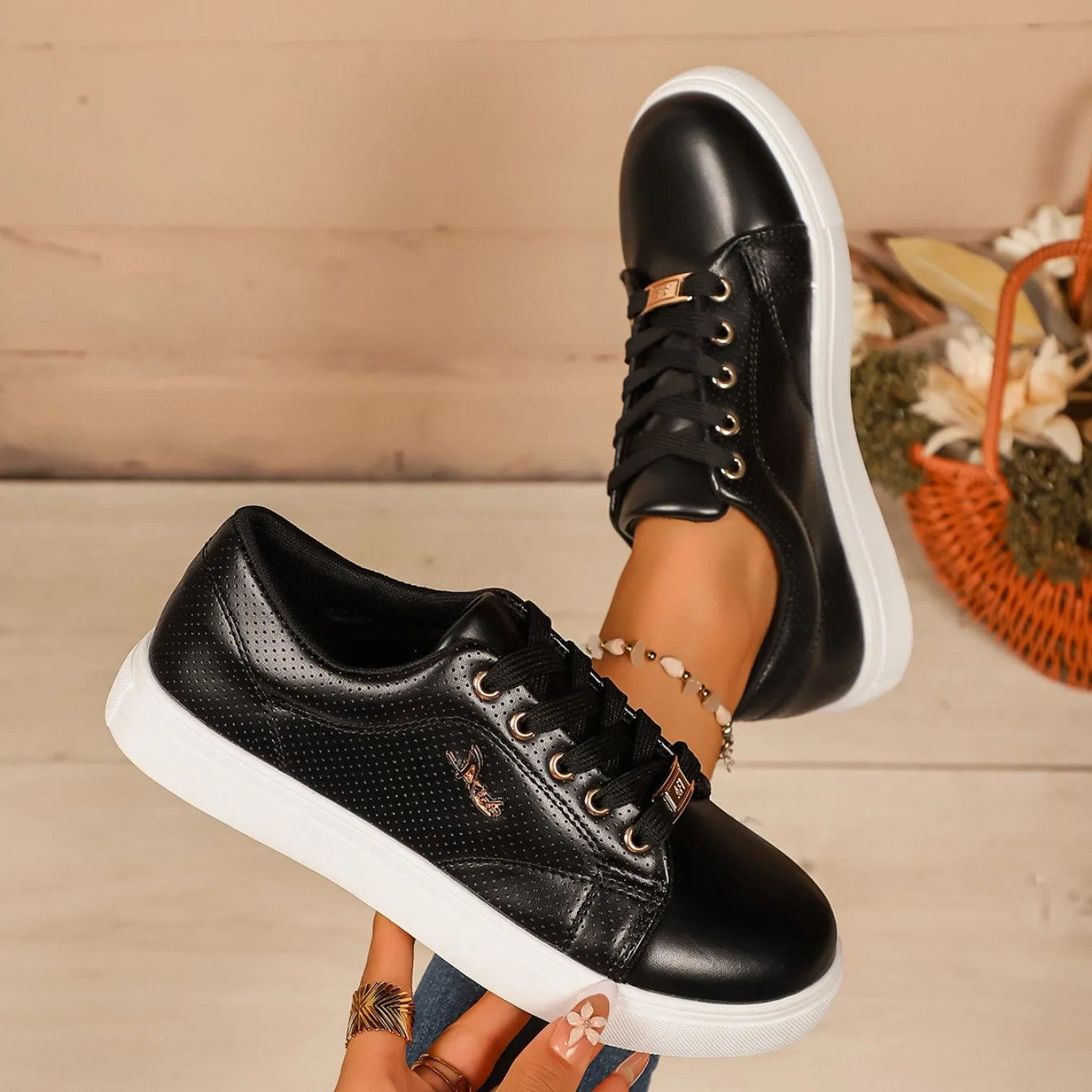 Women Sneakers Trend Soft Sole Walking Sneakers Spring Autumn Fashion Breathable Shoes Woman Comfortable Casual Sneakers Women