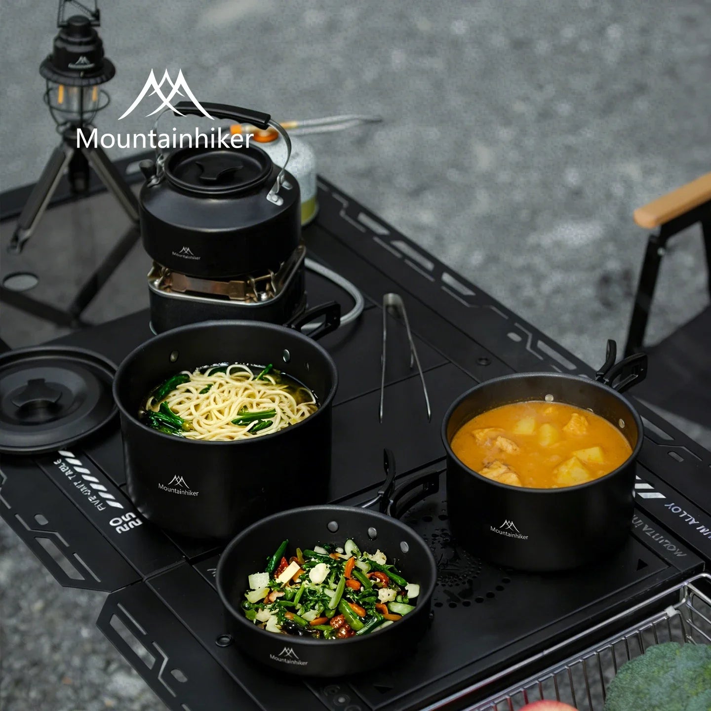 All-in-one camping cooking kit | Portable cookware suitable for backpacking trips, perfect for family camping trips.