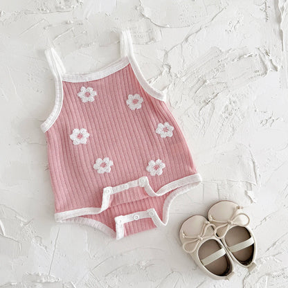 Ins Newborn Baby Girl Clothes Summer Suspenders Romper Triangle Jumpsuit Flower Embroidery Toddler Strap Bodysuit 0-18 Months